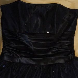 Jessica McClintock Beautiful black after 5 dress.